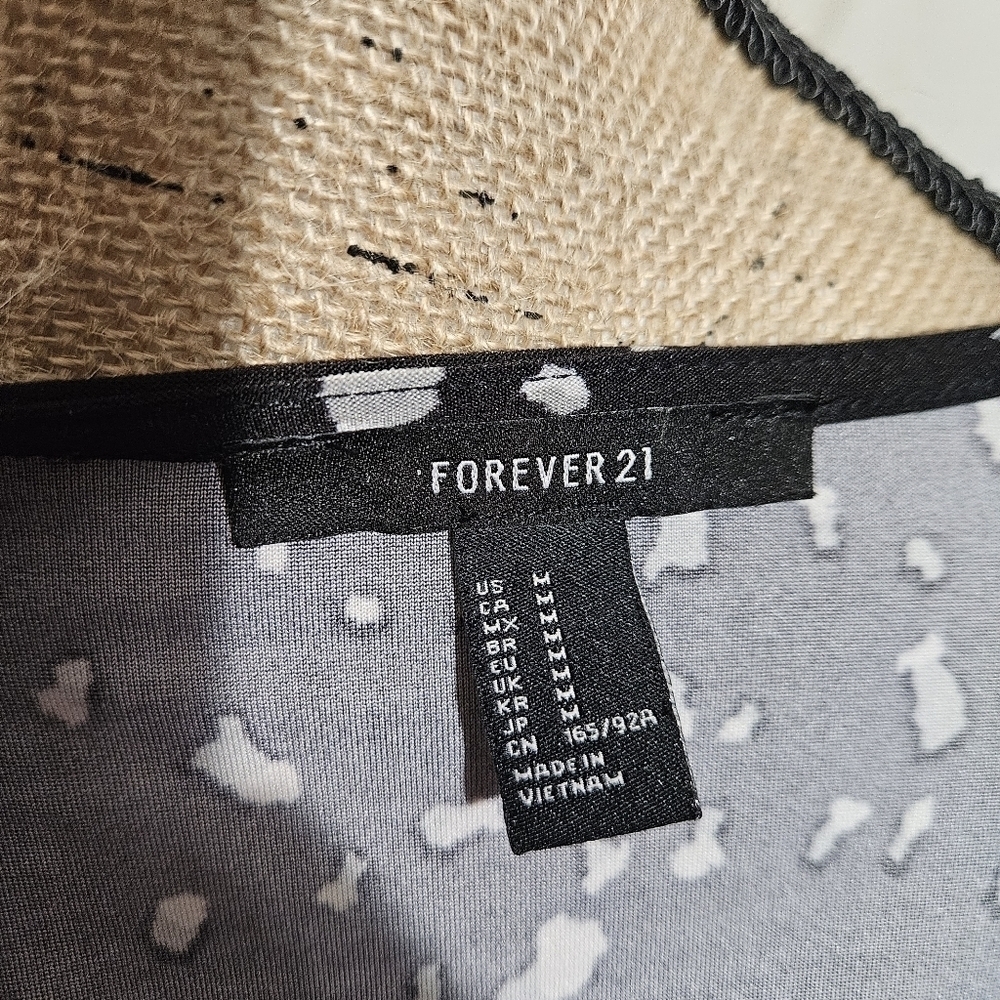 Forever 21 Long Sleeve Black & Silver Print Mini Dress Size M - Picture 7 of 10